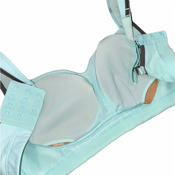 Lululemon E8 32D mint green padded sports bra - Picture 3 of 5